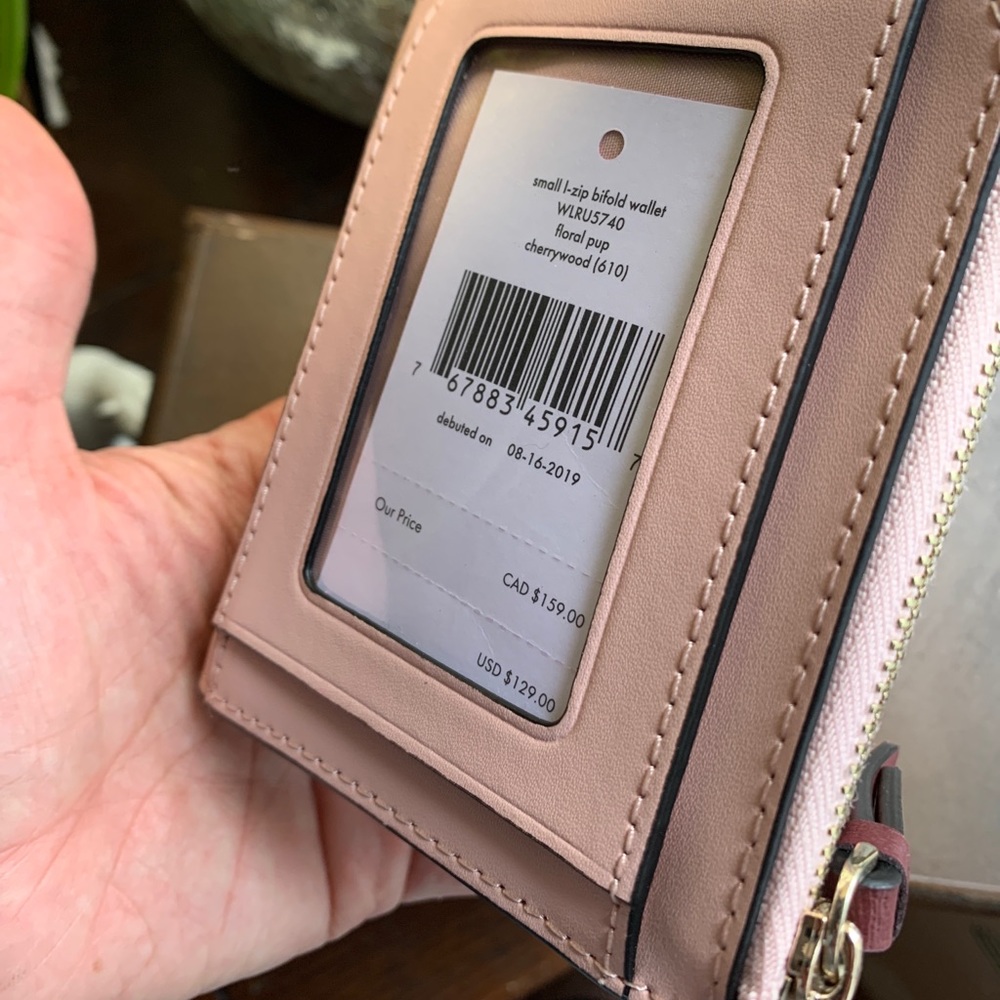 RARE❤️Authentic Kate Spade leather pup L.Zip around wallet/ID❤️ - Picture 3 of 8